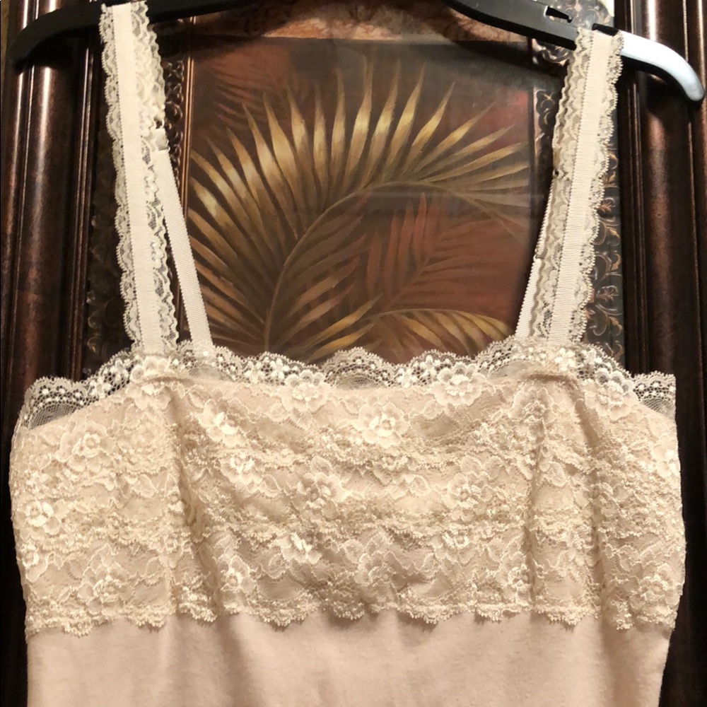 NWOT HTF  Extremely Rare Abercrombie & Fitch Elegant Lace Trim Camisole. Vintage